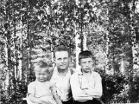 korpela(9)  Timo Salonen, Esko-serkku ja Poju